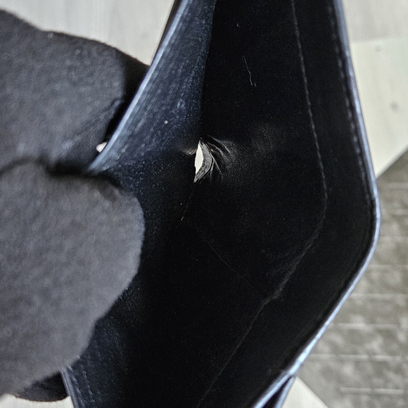 Gucci Guccima Black Leather Wallet with GG Monogram and Gold-Tone Detail - Picture 15 of 17